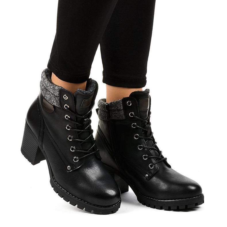 Crne čizme na stupu s ovčijom kožom Z129 crno