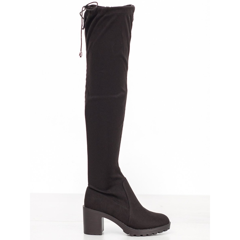 Small Swan Mušketiri od antilopa na stupu crno