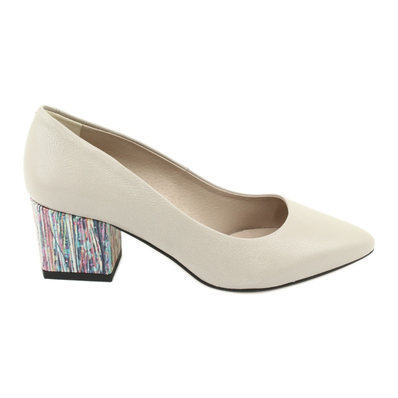 Kaniowski pumpa na ukrasnu petu 0205 bež