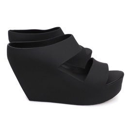 Meliski Otvoreni klin AE830 Crna