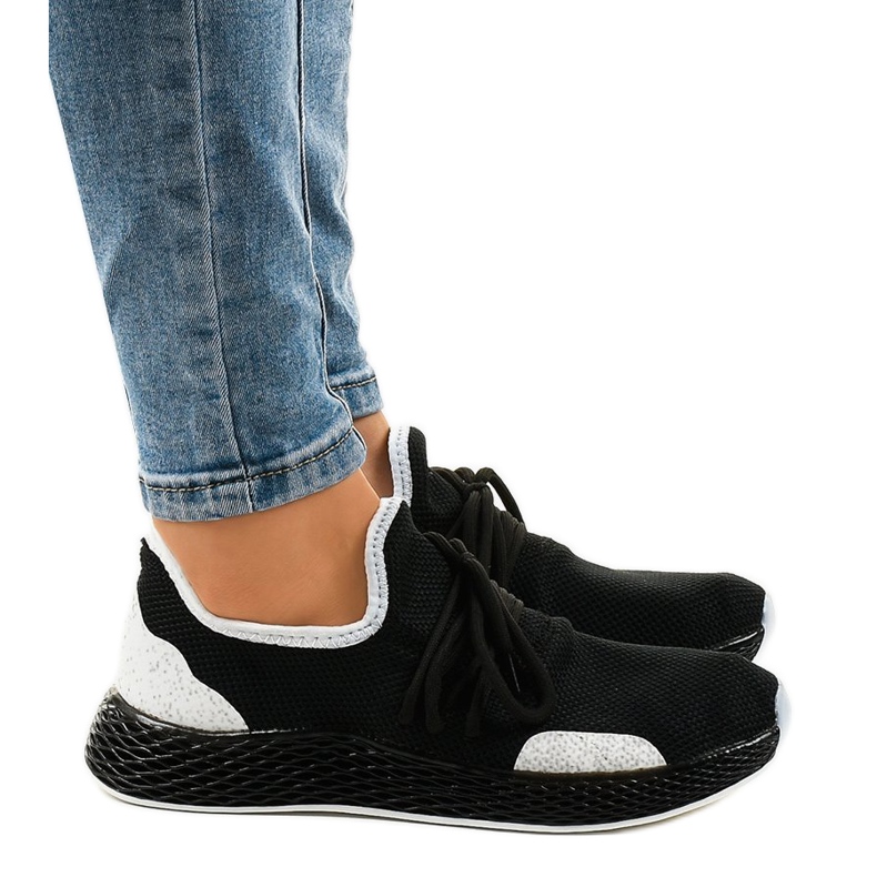 Crne ženske sportske cipele B-6851 crno