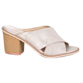 Sergio Leone Zlatne papuče na šanku zlatni