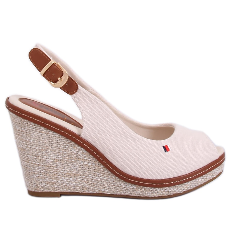 Sandale na bež klin R132P Bež