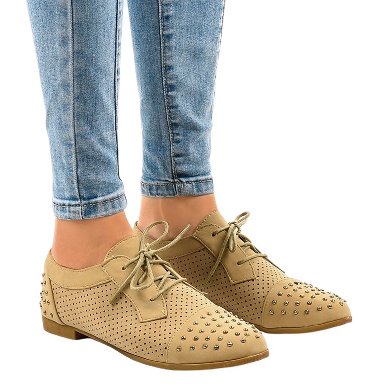 Bež ažurne cipele s klinovima MJ1125