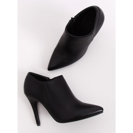 Crne kožne cipele na iglu TX-1850-1 Crna crno