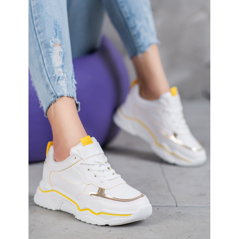 Ideal Shoes Bijele tenisice od eko kože bijela žuta boja