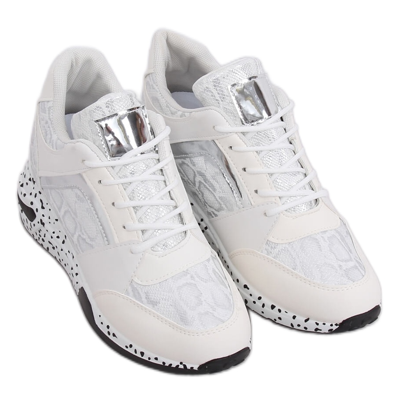 Bijele sportske cipele na klinastu petu C131 Blanco bijela