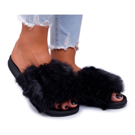 Ženski klip s crnim krznom crna