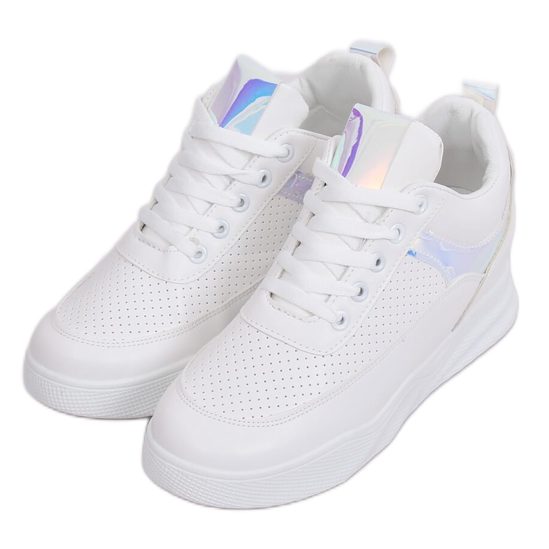 Bijele sportske cipele na klin 85-429 BIJELO / SREBRNO bijela