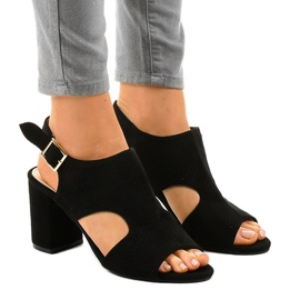 Crne ažurne sandale s krojem 99-33A crna