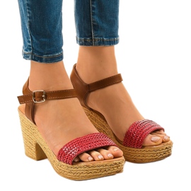 Crvene sandale s visokim potpeticama 150-614 crvena