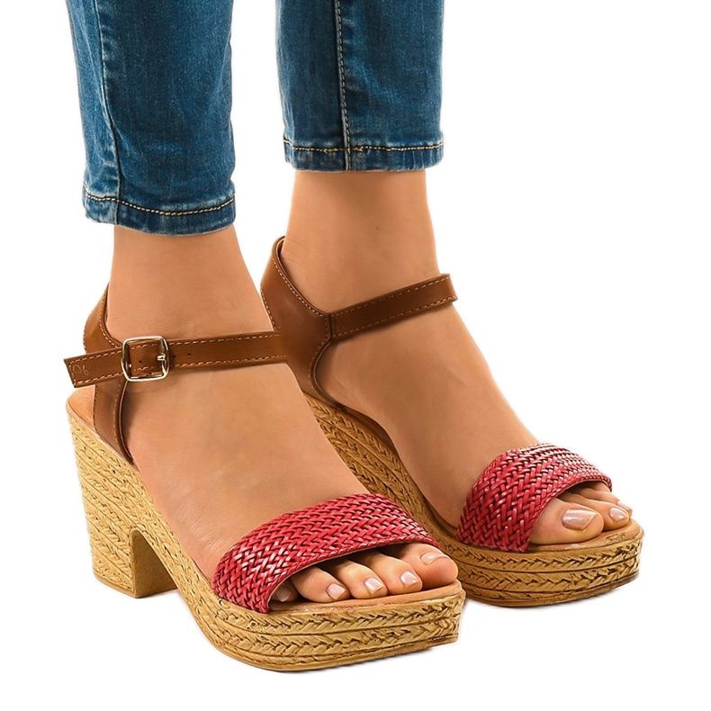 Crvene sandale s visokim potpeticama 150-614 crvena