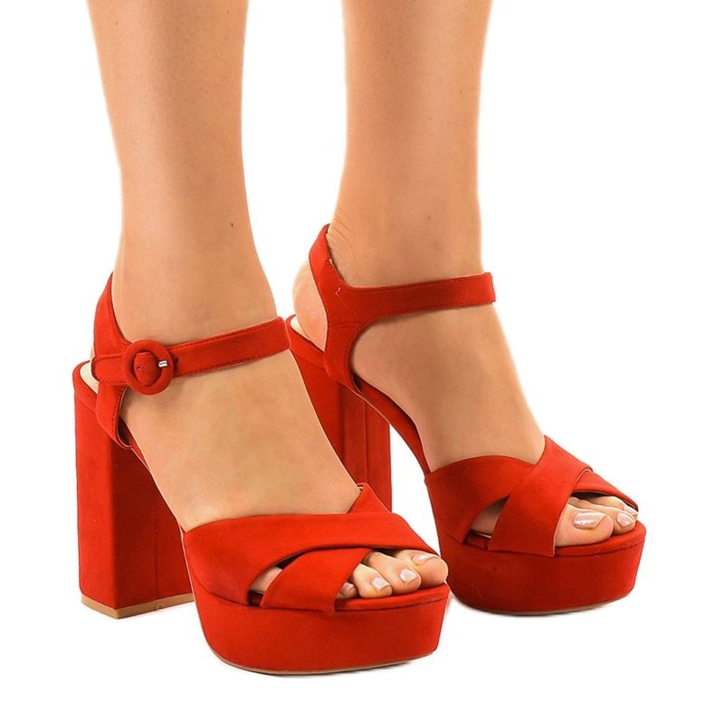 Crvene sandale na stupu od eko-antilopa 63-202 crvena