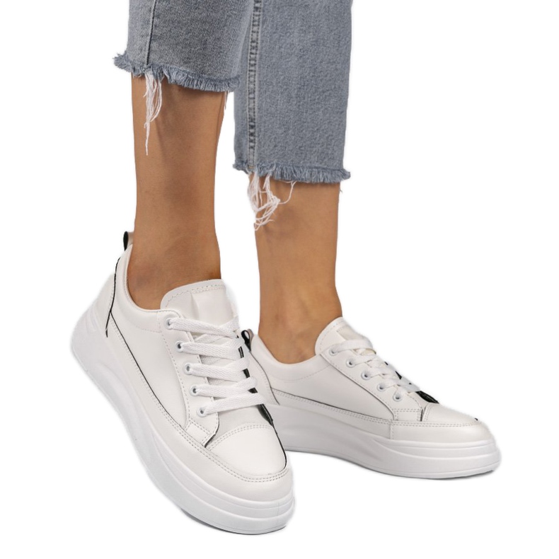 Bijele tenisice na višem potplatu R50 bijela crno