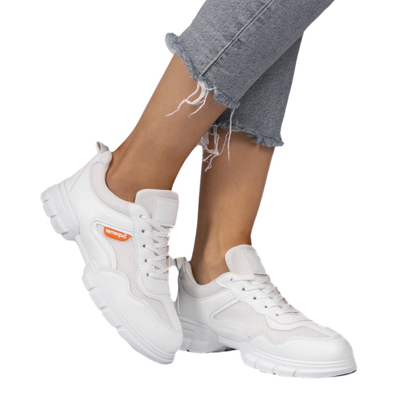 Modne bijele sportske cipele C051 bijela