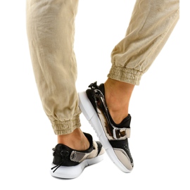 Crno-zlatne sportske cipele na klizanje B120-2 zlatna