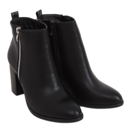 Klasične crne visoke potpetice 688-A21 Crna