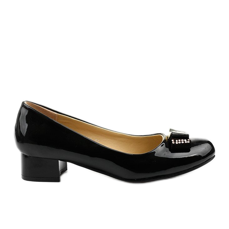 Crne lakirane crpke na stupu GFA89 crno