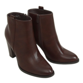 Klasične smeđe čizme UK08P Smeđe na postu smeđa