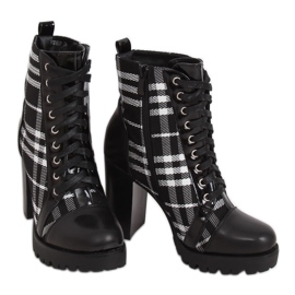 Crna karirana visoka štikla NS080P Crna