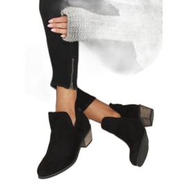 Crne čizme s izrezanim crnim CM-8M4-1 Crna