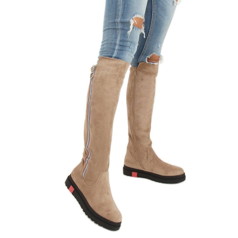 Ravni bež mušketiri NS136P Bež