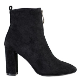 WELLSPRING Čizme s ukrasnim zatvaračem crna