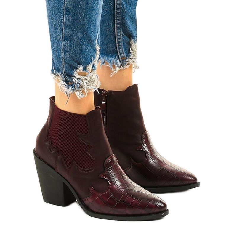 Maroon čizme na mjestu kaubojskih čizama Harriet crvena