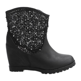 Ažurne čizme na klin 7010 -16 Crna crno