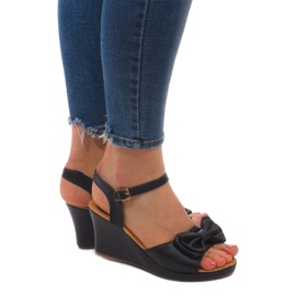 Sandale na klin WF-61 Crna