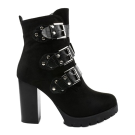 Crne gležnjače od antilopa na postu Lilybank crna