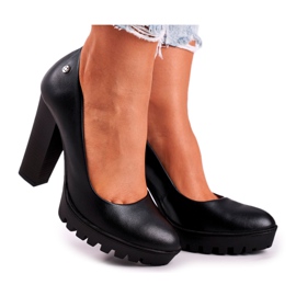 Ženske pumpe Maciejka na peti i platformi crne 02629-01 / 00-1 crna