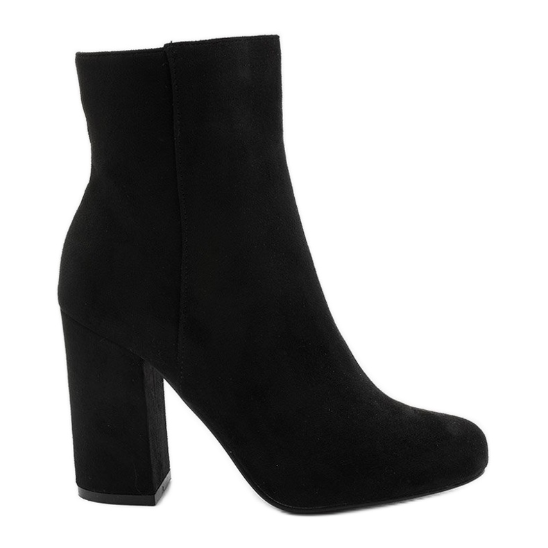 Crne gležnjače od antilopa na Wenonah postu crno