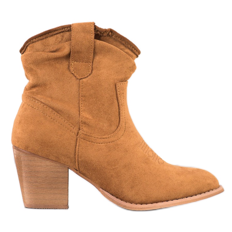 Queentina Kaubojke na postu smeđa