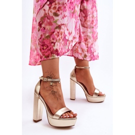 Kožne sandale na visokoj šipki i platformi Golden Sky Dream zlatna 2