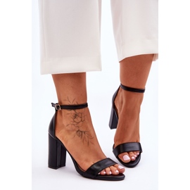 WD1 Pojedinačne crne sandale na visoku petu crno 2