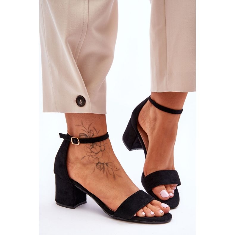 Crne klasične sandale od brušene kože na nisku petu za medeni mjesec crno 1