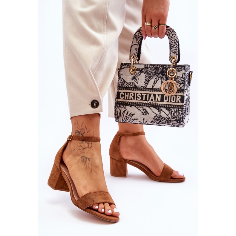 Klasične sandale na nisku petu za medeni mjesec od antilop boje smeđa 2