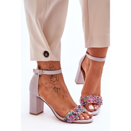 Modne sandale na visoku petu s ukrasnim kamenčićima sive Love Me siva 1