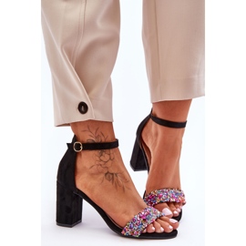 Moderne sandale na visoku petu s ukrasnim kamenčićima crne Love Me crno 2