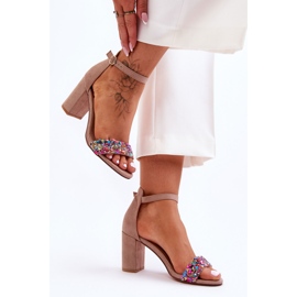 Moderne sandale na visoku petu s ukrasnim kamenčićima bež boje Love Me 1