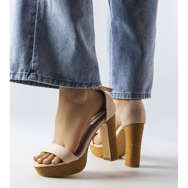 Inna Selsa sandale na visoku petu bež boje 1