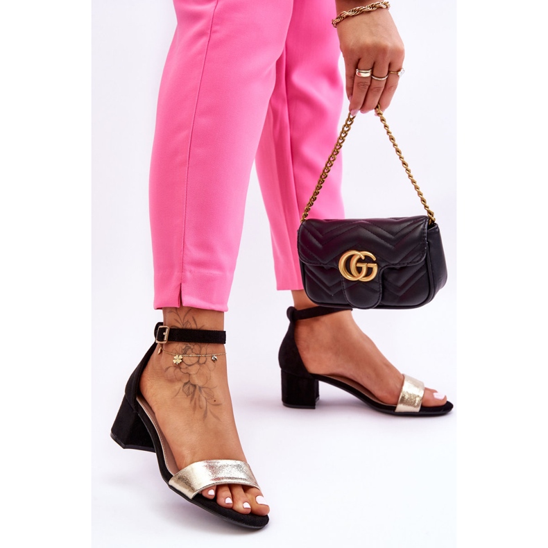 Layna udobne crne i zlatne sandale na nisku petu crno 1