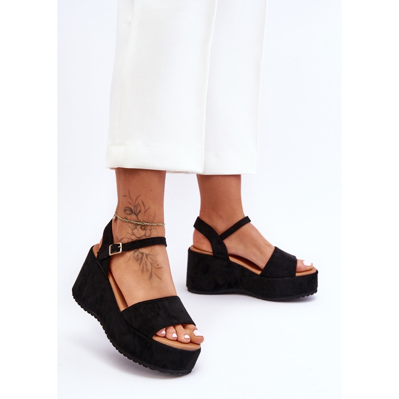 Ženske sandale na klin od brušene kože crne Lydia crna 1