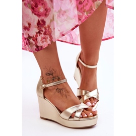 Klasične kožne sandale na platformu Golden Givana zlatna 1