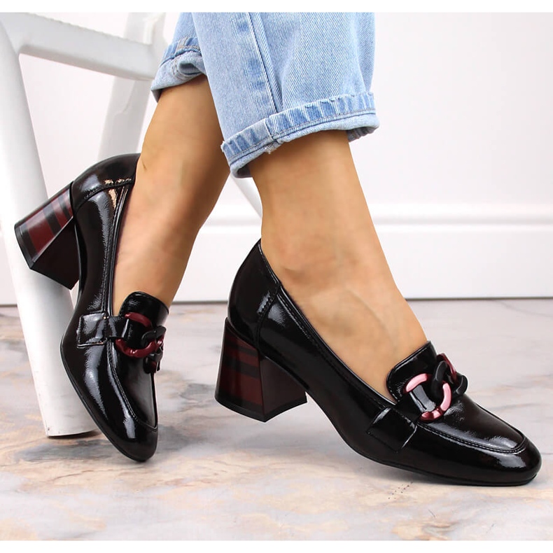 Crne lakirane ženske cipele s ukrasnom petom Vinceza 10878 crna 1