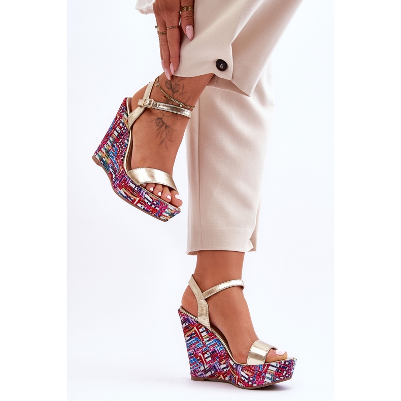 Ženske sandale na šareni klin Golden Malibu zlatni 2
