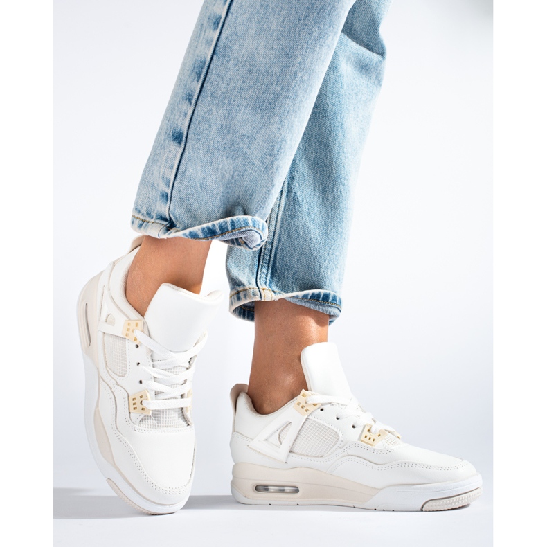 Bijele tenisice s debelim potplatom marke Shelovet bijela 1