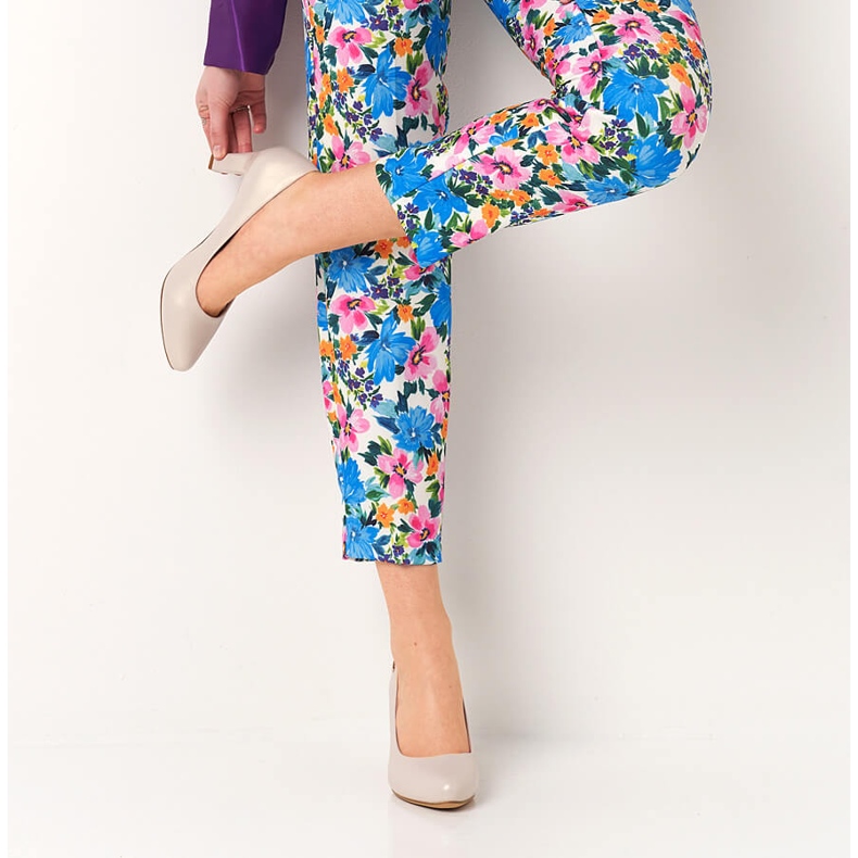 Pumpe na bisernom stupu Sergio Leone bež 1