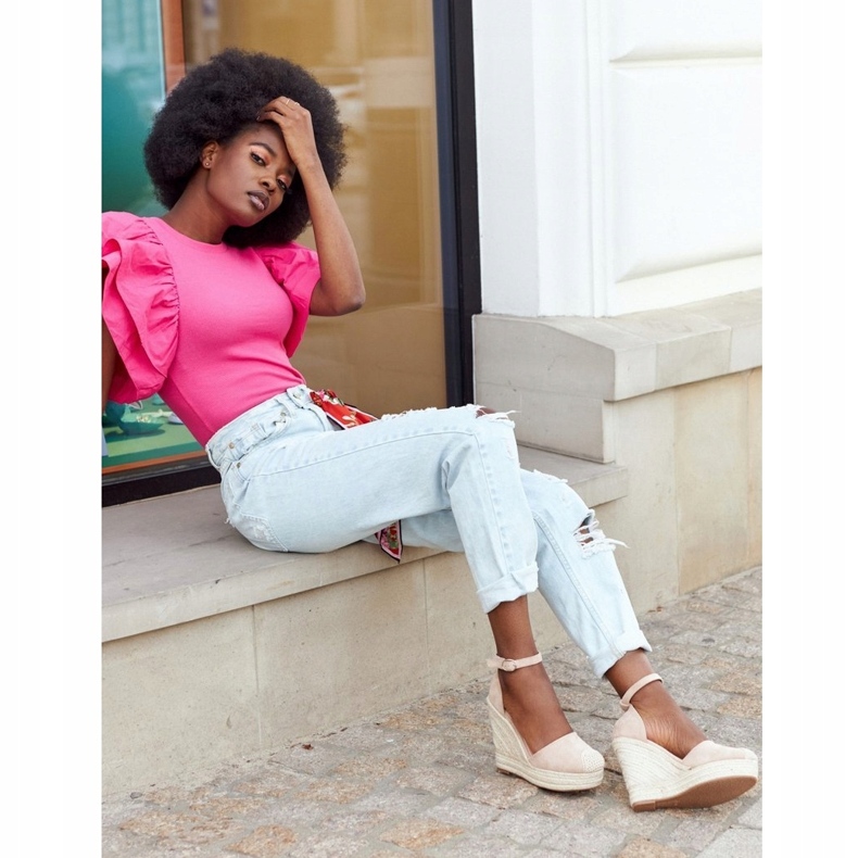 Bež sandale na klin s pletenicama 4